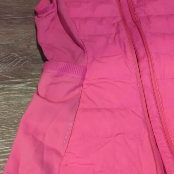 Lululemon Down For It All Vest in Sonic Pink Down Quilted Zip 2 - Picture 7 of 7